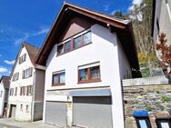 Ein Grundstück, 3 Gebäude, bis zu 5 Wohneinheiten, davon 3 vermietet - Schmitten