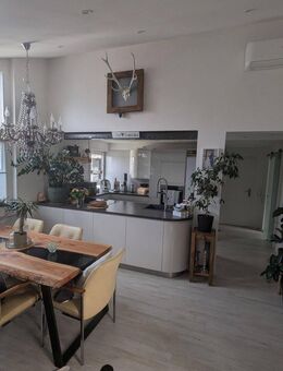 von PRIVAT kernsanierte & klimatisierte 3-Zi. Wohnung mit Dachterrasse in Filderstadt - Filderstadt