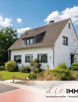 Erbbaurecht: Zweifamilienhaus auf Traumgrundstück mit 3 Garagen und vielseitigen Möglichkeiten! - Wipperfürth (Hansestadt)