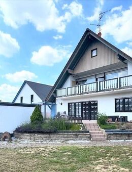 Wohnhaus mit zwei abgeschlossenen Wohneinheiten im Erd- und Dachgeschoss | Doppelgarage + ruhige Lage in Mosbach! - Schaafheim