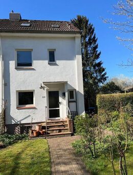 Preiswertes Reihenendhaus in Hamburg Rahlstedt - Hamburg