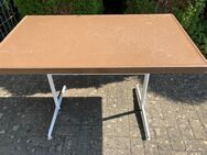 Verkaufe 6 Tische 120x70cm , ideal für Gastronomie-Vereine. - Laupheim Zentrum
