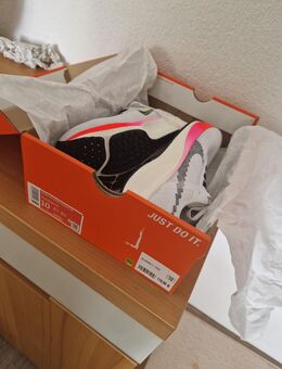 Neu Orginal Nike pegasus in 42 mit Etikett und karton - Geeste