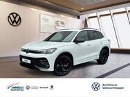 VW Tiguan, 1.5 eTSI R-Line IQ-LIGHT DRIVE BLACK, Jahr 2024 - Idar-Oberstein