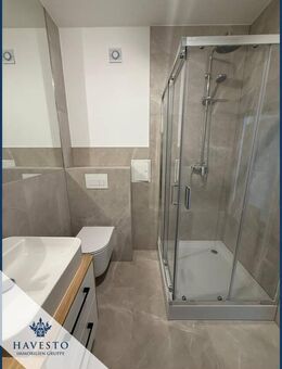 Moderne 2-Raum-Wohnung: Frisch Renoviert mit Balkon, Einbauküche & Stellplatz! - Magdeburg