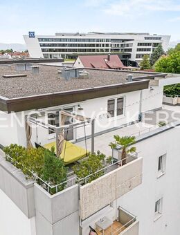 Zentrales Penthouse mit Panoramaterrasse und Blick in den Park - Friedrichshafen
