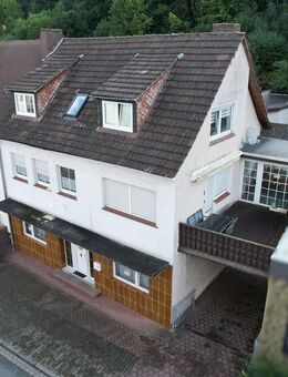 Ein/-Zweifamilienhaus mit Garage in Beverungen-Herstelle - Beverungen