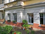 Gepflegte 4-Zimmer-Altbau-Wohnung mit 2 Gartenanteilen und 2 Duschbädern in bester Lage Tempelhofs! - Berlin