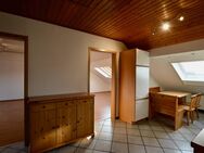Charmante Dachgeschosswohnung in ruhiger Lage. - Altenbeken