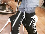 Only maker Damen Plateau High Heels Fashion Sneakers Ankle Boots Stiletto zum verkauf - Düsseldorf