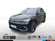 VW Tiguan, 2.0 TDI R-Line, Jahr 2024 - Kirchheim (Neckar)