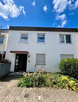 2-Fam.-Haus + Souterrain-Einheit mit Garten, Balkonen, 2 Garagen in top Lage in Zirndorf - Zirndorf