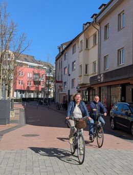 Charmante 4-Zimmer-DG-Wohnung in Troisdorf in Superlage - Troisdorf