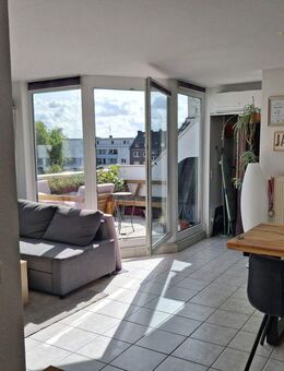 Schöne helle 2,5 Zimmer Wohnung mit Terrasse im gepflegten 5-Familienhaus - Duisburg