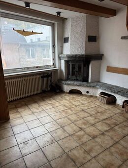 Wohnen und Arbeiten unter einem Dach - Vielseitiges Einfamilienhaus in zentraler Lage von Altena - Altena