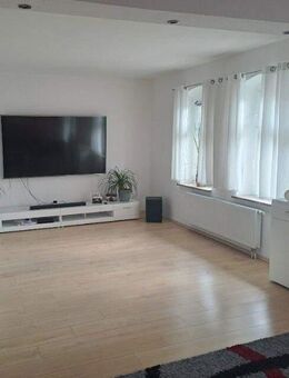 Mehrfamilienhaus mit 6 Wohneinheiten. Saniert. Sehr schönes Grundstück in zentraler Lage. - Eilsleben