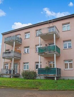 Gemütliche 2 Raum DG-Whg. mit Balkon, Tageslichtbad und großem Wohn-Essbereich in L-Oberfrohna - Limbach-Oberfrohna