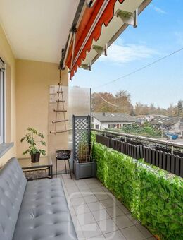 Sonnige 3-Zimmer-Wohnung | ca. 71 m² Wohnfläche | Sehr gepflegt | Loggia | Außenstellplatz - Böblingen