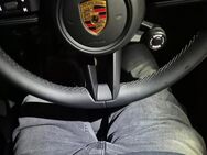 Suche Blowjob oder sex im Porsche, biete gutes TG - Ludwigsburg