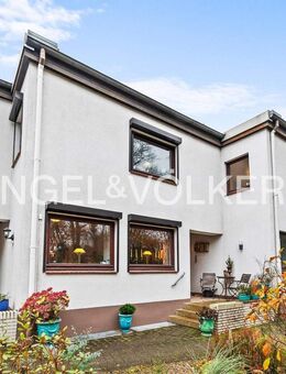 Zentral in Volksdorf: Großzügiges Townhouse - zeitloser Charme trifft modernes Familienleben - Hamburg