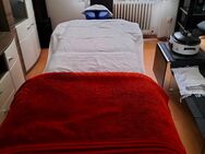 Wer möchte sich massieren (habe ich richtig gelernt) lassen (Silvestermassage). Biete normale/ erotische Massagen (mit Höhepunkt durch die Hand) und HOT STONE Massagen an. - Schwelm