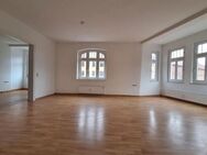 *Helle, neu renovierte 5 Raum Wohnung - 4er WG geeignet* - Erfurt