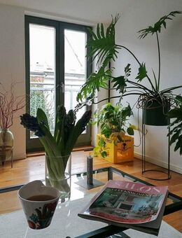 * Buschstraße * Dachgeschoss * Sanierter Altbau * Zentrum * Balkon * Dusche und Wanne * Eichenparkett * - Schwerin