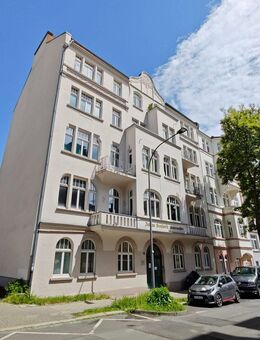 4-ZKB-Altbauwohnung mit direktem Zugang zum Innenhof im Vorderen Westen - Kassel