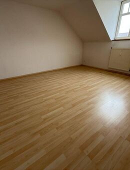 EBK gegen Aufpreis mögl. - Tageslichtküche - Laminat - Chemnitz