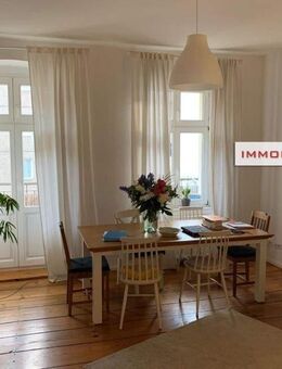 IMMOBERLIN.DE - Wunderbare Altbauwohnung mit Südwestbalkon in zentraler Lage - Berlin