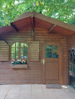 Sehr schöne, stabile und gemütliche Gartenhütte mit Inneneinrichtung - Friedberg