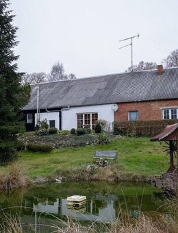 Großes, historisches Wohnhaus in Alt Quitzenow mit jeder Menge Platz für Tiere, Autos und Hobbys - Behren-Lübchin