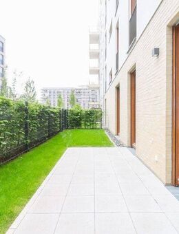 Sonnige Erdgeschosswohnung mit Terrasse, moderner Einbauküche & idealem Grundriss - Frankfurt (Main)