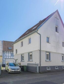 Attraktives Immobilienensemble mit Potenzial - Wohnen, Vermieten, Entwickeln! - Ispringen