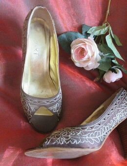 NEUw * Boho * Folklore * Trachten * Glitzer * Perlen- Stickerei * Peep Toes * High Heels * Pumps * Sandaletten * Schuhe "APART" Gr. 38/ 5 * braun- gold * - Riedlingen
