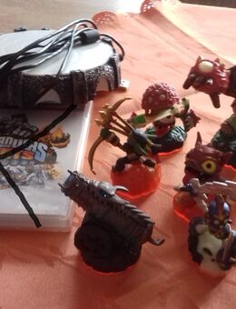 Skylander Giants PS3 Portal und 8 Figuren Figuren auch einzeln abzugeben - Euskirchen