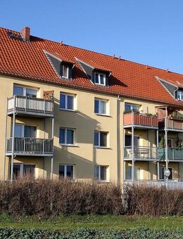 Pfiffige helle 2-Zimmer mit Südbalkon und eigenem Stellplatz - Grimma