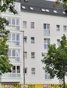 Schöne 2-Raum-Wohnung,Wohnzimmer mit bodentiefen Fenstern, Einbauküche - Chemnitz