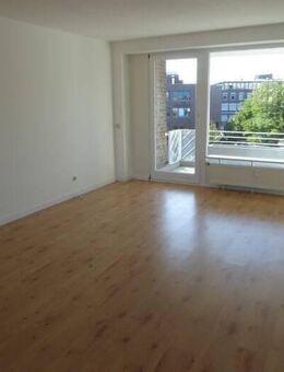 *** NORDERSTEDT-GARSTEDT ! * 10 MIN.VOM FLUGHAFEN * MÖBLIERTE 3 ZIMMER WOHNUNG FÜR 2-5 JAHRE * GROSSER SONNIGER BALKON * EBK * VOLLBAD * HOLZDIELEN * - Norderstedt