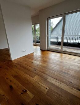 schöne 2-Zimmer-Wohnung mit 2 Dachterrassen - Hamburg