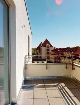 2-Zimmer-Wohnung mit großer Dachterrasse und Balkon - Erfurt