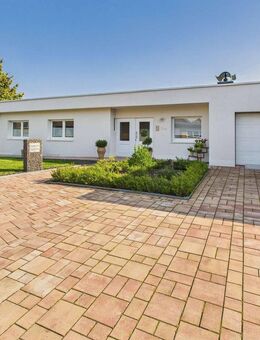 WOHNBAU: Energetisch sanierter Bungalow im Top-Zustand - plus 2 Einliegerwohnungen - Bergheim (Nordrhein-Westfalen)