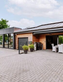 Design trifft Business - Exklusiver Bungalow mit Glasanbau - Bardowick