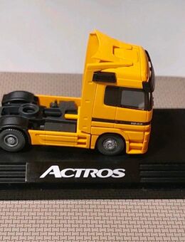 Actros Zugmaschine - Lampertheim
