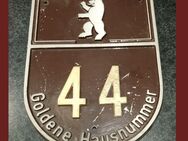 DDR Goldene Hausnummer 44, Alu, Berliner Stadtwappen, Zahlen lose - Berlin