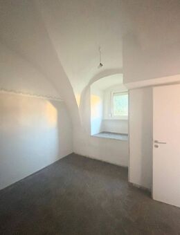 2-Familienhaus mit Rendite und Ausbaumöglichkeiten ! - Zell (Main)