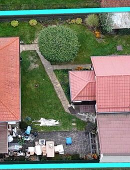 Charmantes Einfamilienhaus mit großem Grundstück und vielseitigen Nebengebäuden - Zeuthen