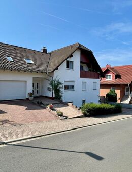 Großzügiges Generationenhaus mit vier Wohnungen in Gensungen! KEINE KÄUFERPROVISION - Felsberg