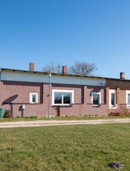 Listenpreis 55.000,00 € - Wohnhaus mit viel Platz in Schönkamp bei Neukalen, in Alleinlage, umgeben von Wiesen und Feldern - Neukalen
