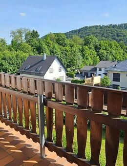 Wohnen mit Ausblick - Dachgeschosswohnung mit großem Balkon in Lengenfeld unterm Stein - Südeichsfeld